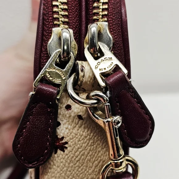 Coach Sadie Crossbody Clutch With Floral Bundle Print Crossbody Style No. 67087 - Picture 6 of 14